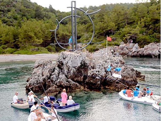 Gökova, Sadun Boroyu Kucakladı