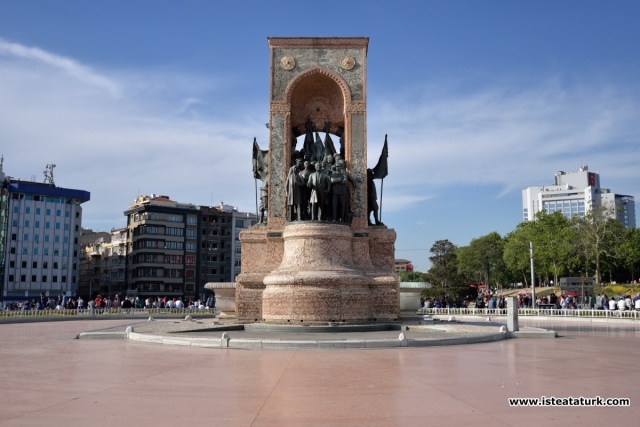 Atatürk Anıtına Denizcilik Ve Kabotaj Bayramı'nda Çelenk Bırakılacak