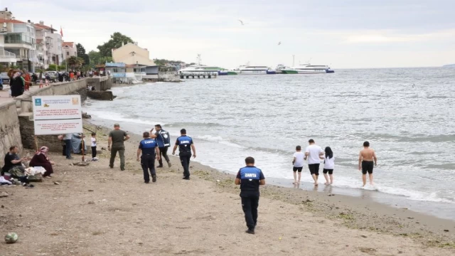 Bursa’da Mudanya Zabıtası sahil devriyesinde