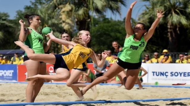 EHF Avrupa U17 Plaj Hentbolu’nda yarı finalistler belli oldu