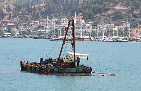 27 yıl Önce Batan Geminin Yakıtı Boşaltıldı