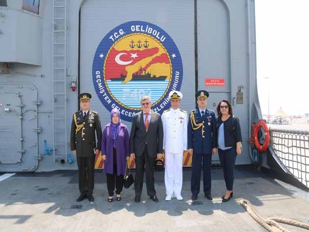 TCG Geliolu, Doha Limanı'nı Ziyaret Etti