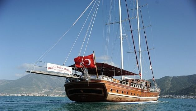 Türk bayraklı gulet, Rodos Limanı'nda alıkonuldu