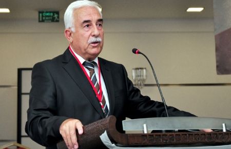 Ahmet Gençtürk yeniden aday olduğunu açıkladı