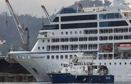 Azamara Quest karaya ulaştı