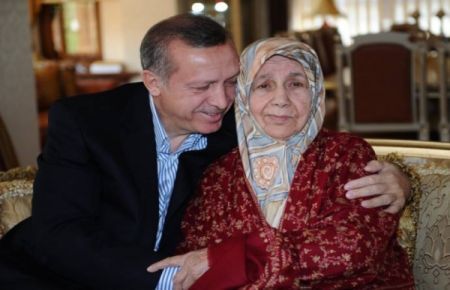 Başbakan Erdoğan'ın anne acısı