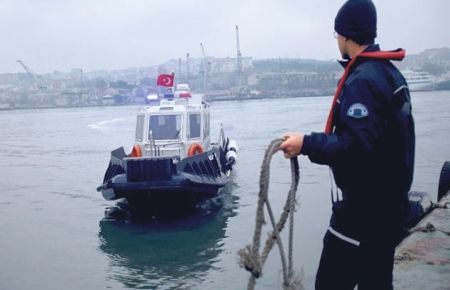 Boğaz'da Deniz Polisiyle 'Trolcü' Avı