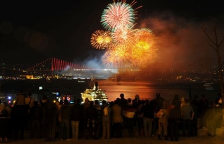 Boğaz'da Görsel Şölen Yaşandı