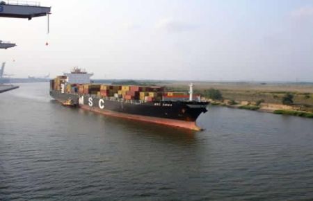 Box Ships, MSC Emma gemisini satın aldı