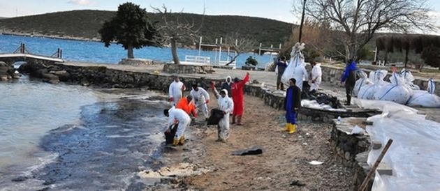 Kıyıları Temizleme Çalışmalarına Devam