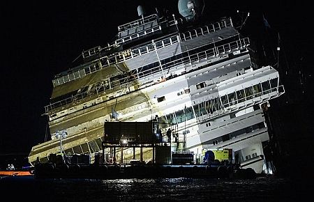 Costa Concordia ayağa kalktı