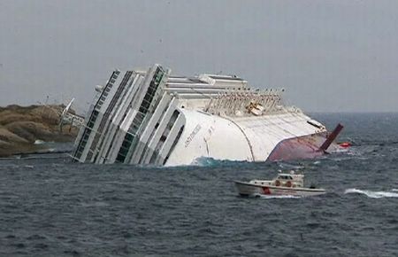 Costa Concordia battığı yerde kaymaya başladı