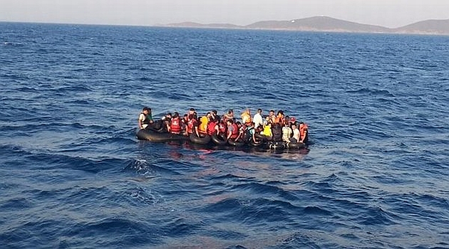 Ayvalık açıklarında sığınmacıları taşıyan tekne battı