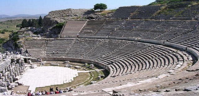 Ege Denizi, Efes Antik Kentle Buluşuyor