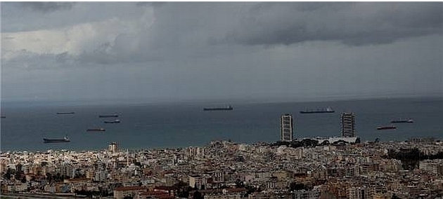 Yük Gemileri İskenderun Körfezi'ne Sığındı