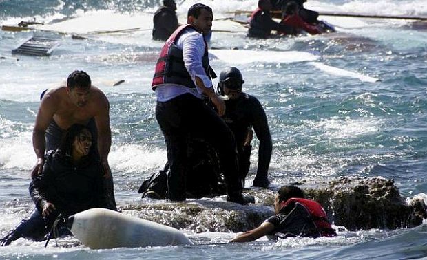 Göçmenlere şişme bot satan Fransanın Bodrum Fahri Konsolosu görevinden alındı