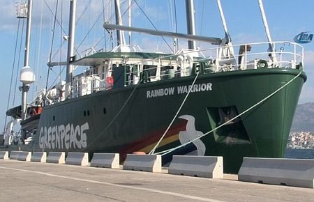 Greenpeace?in gemisi İzmir'de