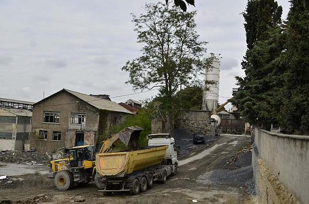 Haliç Tersanesi'ne beton santrali...