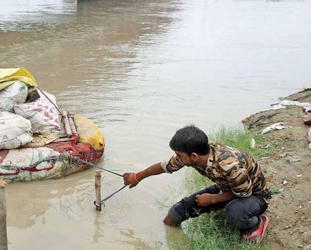 Yamuna Nehri'nin Su Seviyesi Tehlike Sınırını Aştı