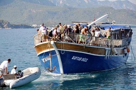 Kanseri yendi. Tekne kazasında öldü