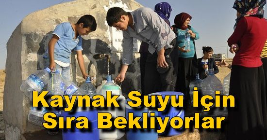 Kaynak Suyu İçin Sıra Bekliyorlar