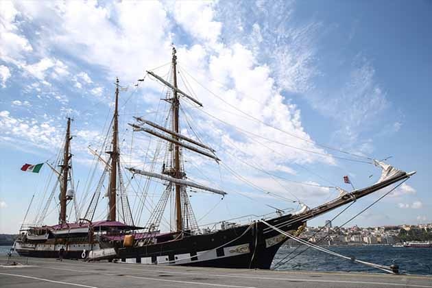 İtalyan Savaş Gemisinin İstanbul Ziyareti