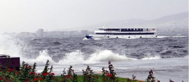 İzmir'de Vapur Seferleri İptal