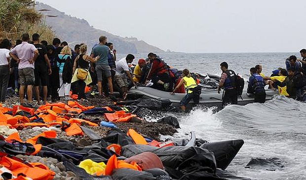 208 bin sığınmacı Midilli'ye geçti