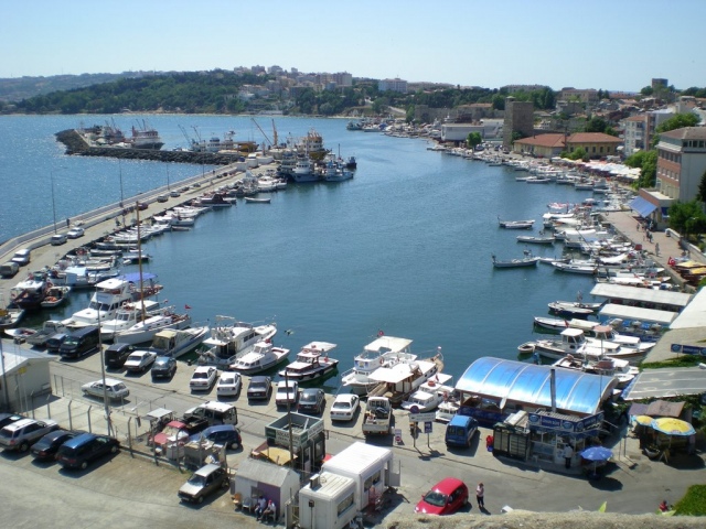 Fırtınadan Kaçan Gemiler, Sinop'un Doğal Limanına Sığındı