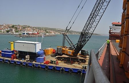 Tekirdağ Limanına İlk Gemi Yanaştı