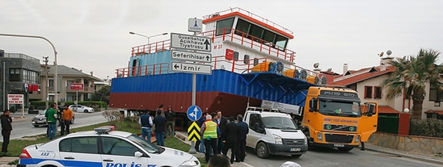 TIR Arızalandı Tekne Yolda kaldı