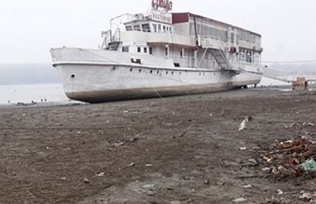 Tuna Nehri'nde 40 Gemi Karaya Oturdu