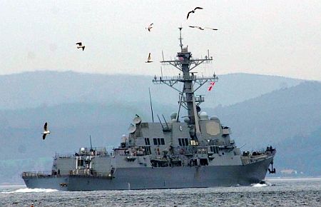 USS Taylor tekrar sıcak bölgeye