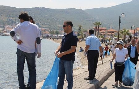 Yenifoça?da, deniz temizliği 