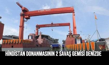 Hindistan Donanması iki savaş gemisini denize indirdi